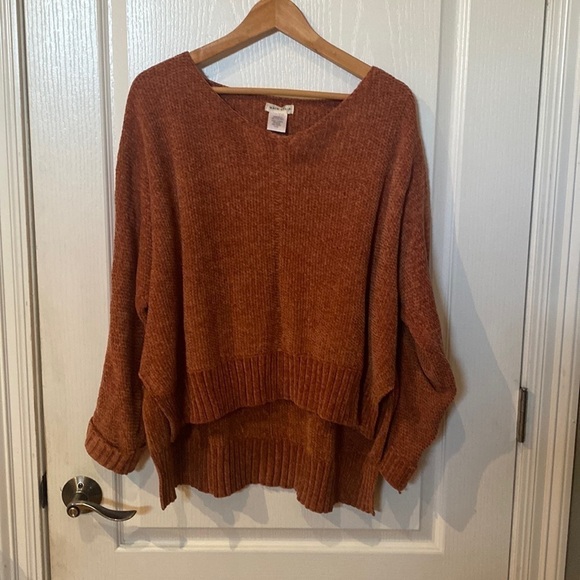 Main strip size small chenille Hi low hem rolled cuff rust sweater - Picture 1 of 6